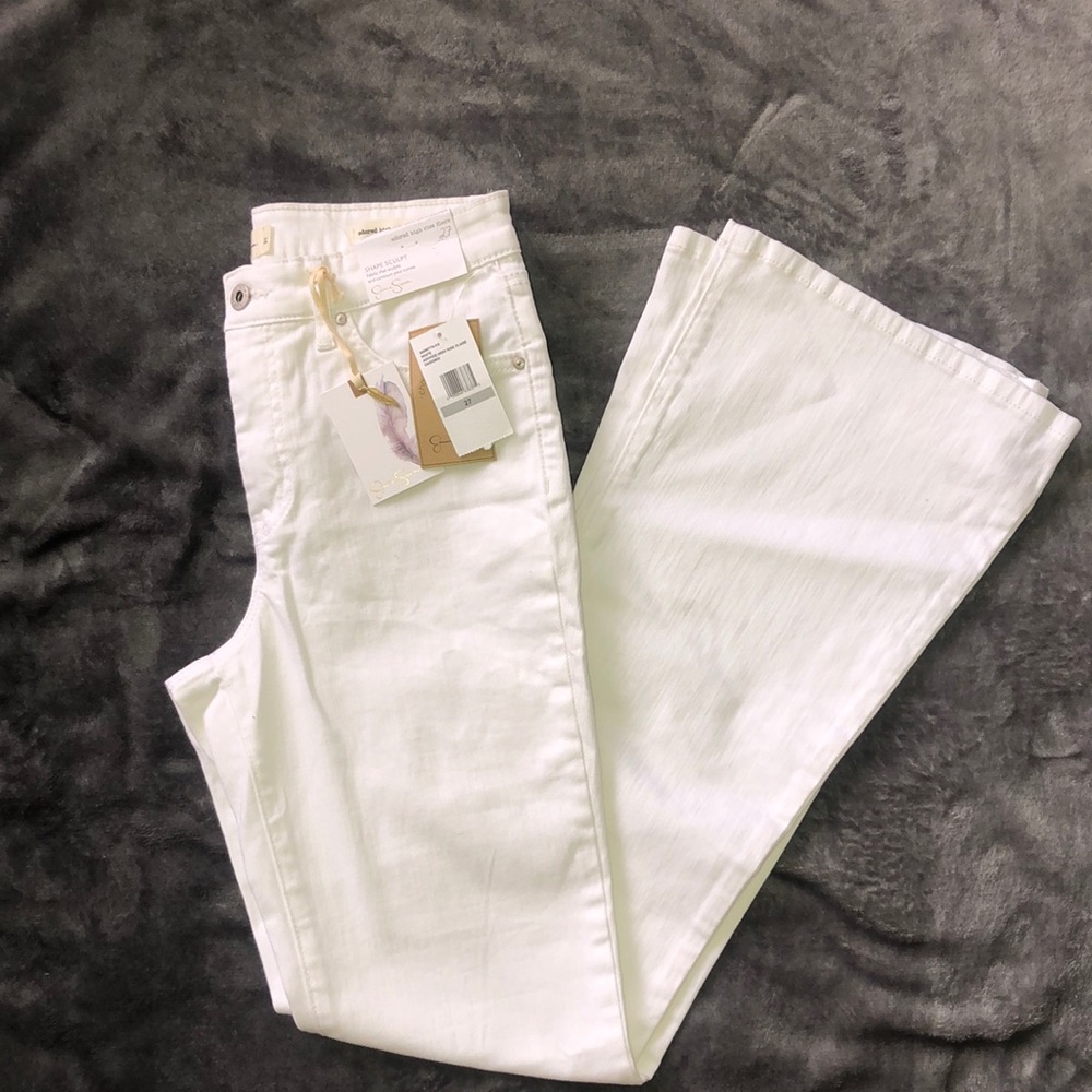 NWT Jessica Simpson White Adored High Rise Flare Jeans. Size 27